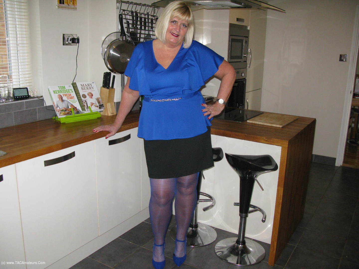 Delivery Guy Blowjob