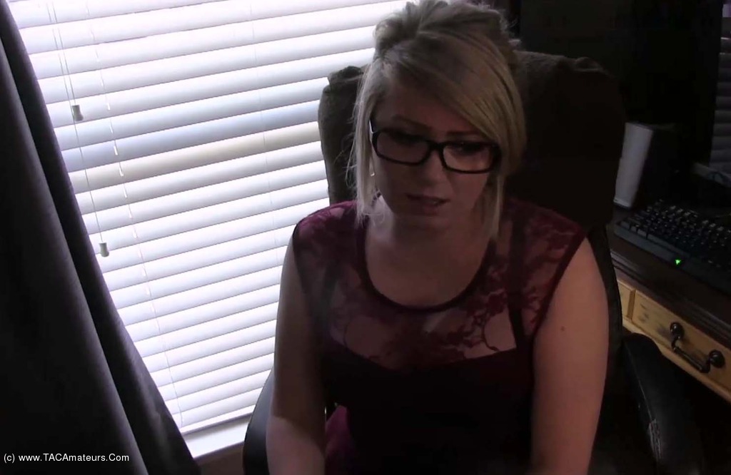 Dumb Hooters Office Slut Pt1